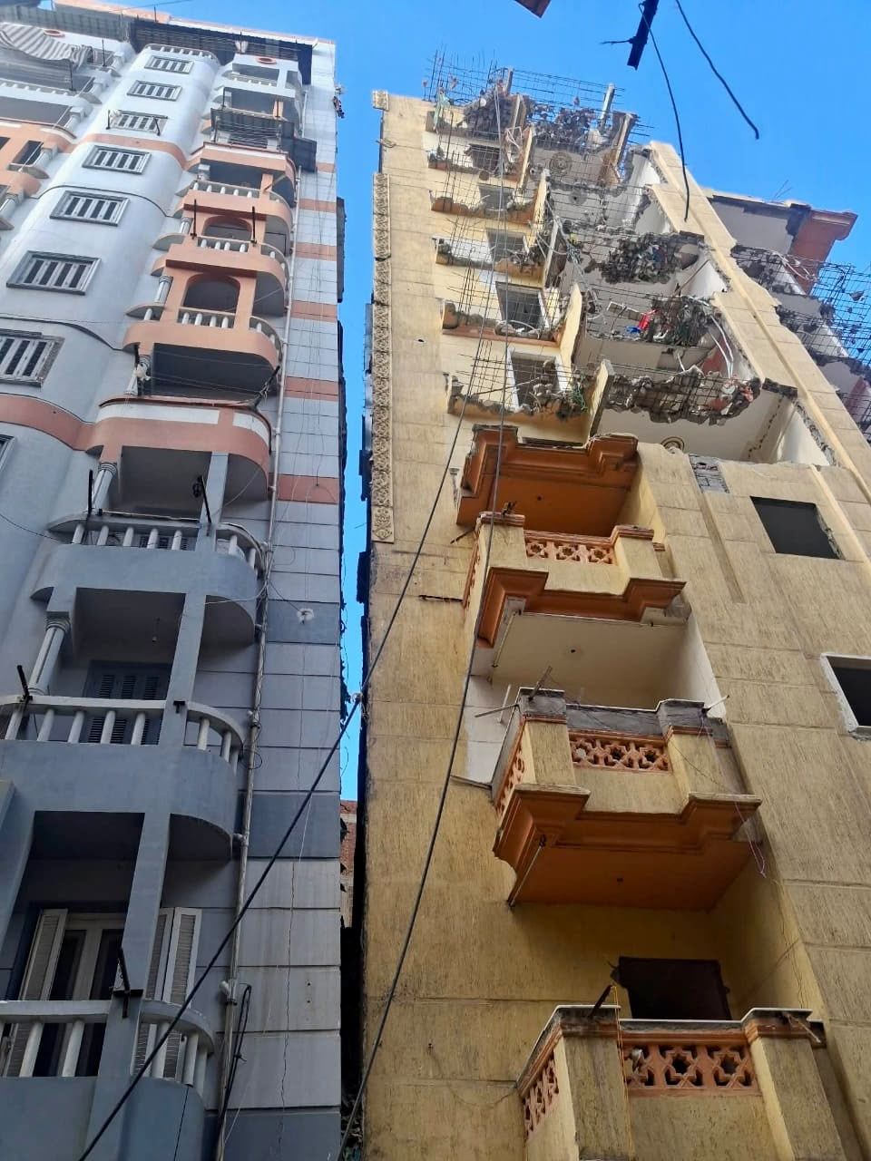 النيابة الإدارية تفحص واقعة ميل عقار أمبروزو المكون من 14 طابق بالإسكندرية (1)