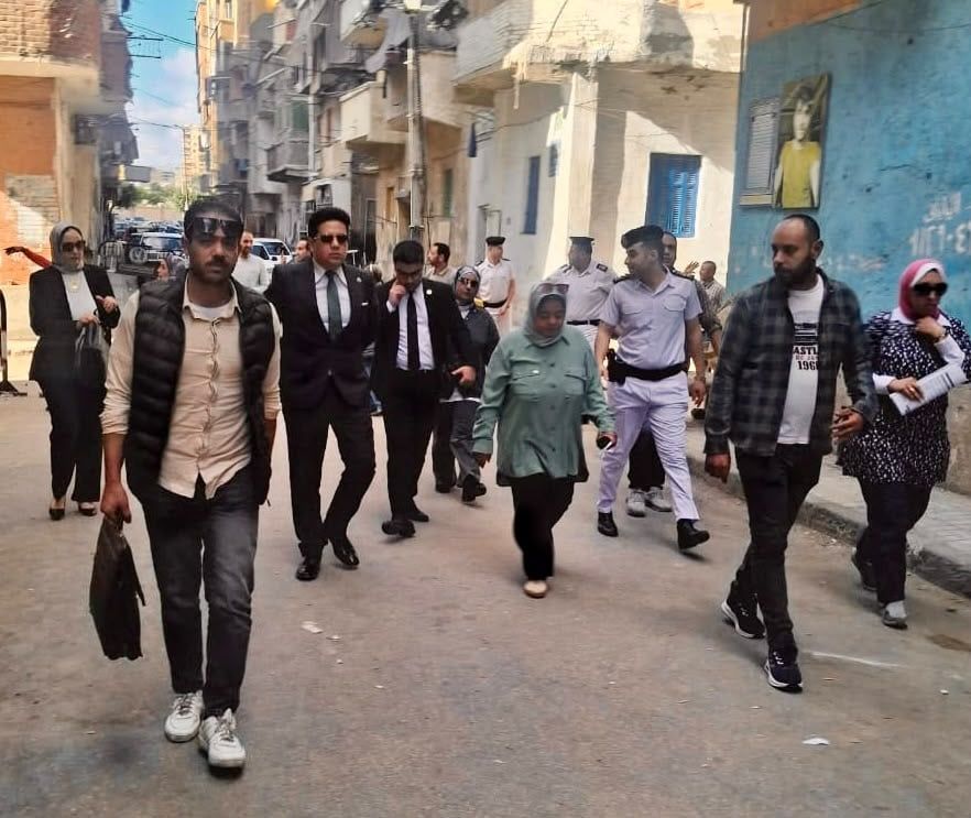 النيابة الإدارية تفحص واقعة ميل عقار أمبروزو المكون من 14 طابق بالإسكندرية (8)