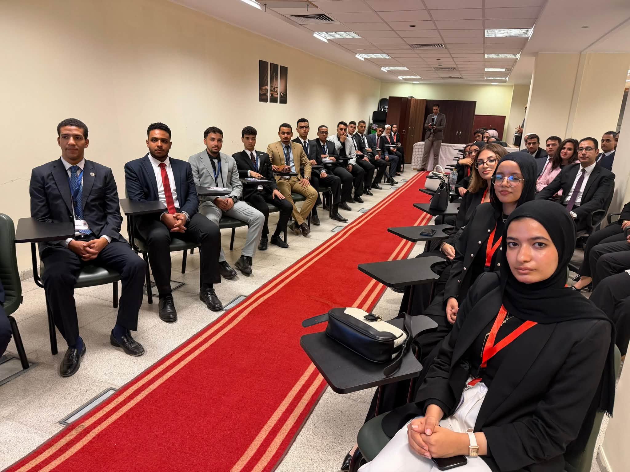 النيابة الإدارية تستضيف وفدًا من كلية القانون بالجامعة المصرية الصينية (9) النيابة الإدارية تستضيف وفدًا من كلية القانون بالجامعة المصرية الصينية (9)