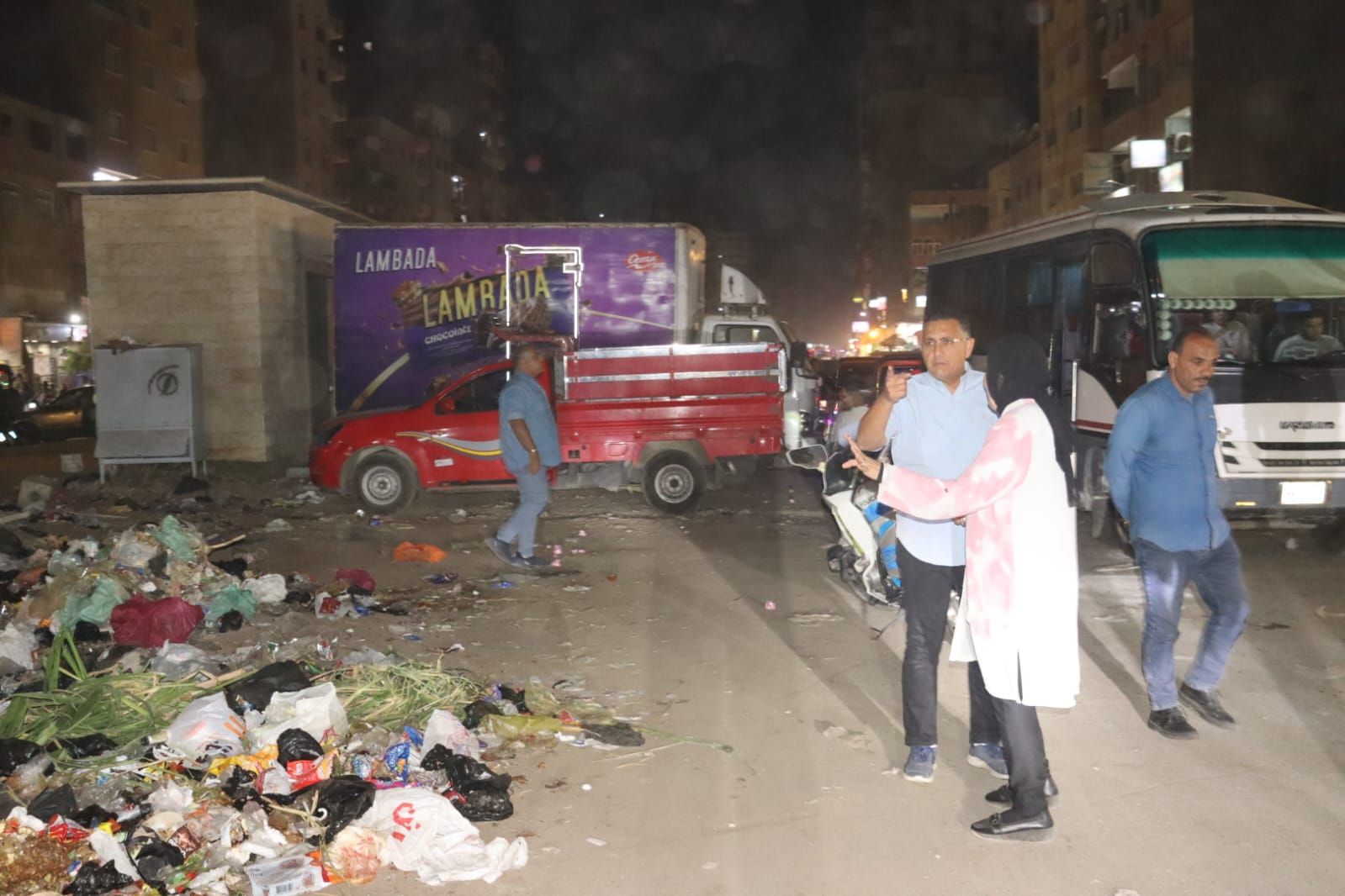 المحافظ خلال الجولة المحافظ خلال الجولة