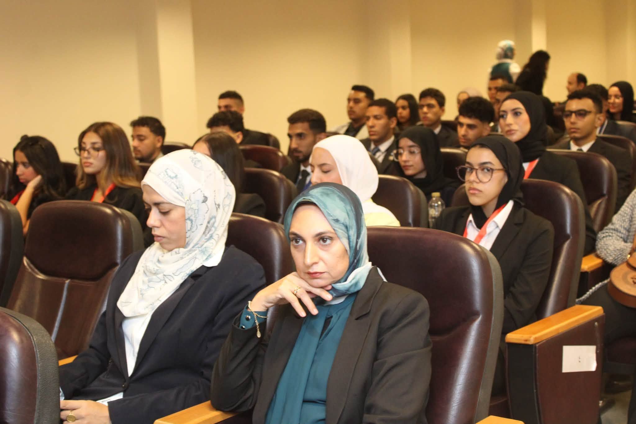 النيابة الإدارية تستضيف وفدًا من كلية القانون بالجامعة المصرية الصينية (7) النيابة الإدارية تستضيف وفدًا من كلية القانون بالجامعة المصرية الصينية (7)