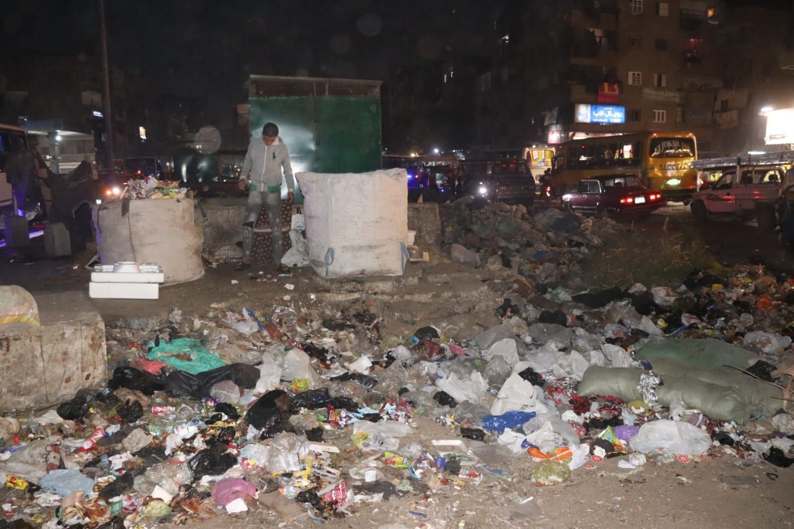 النباشين بالشوارع النباشين بالشوارع