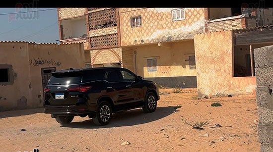 سيارة-المحافظ-بعد-توصيله-لطالبات-جنوب-الشيخ-زويد-ولم-يغادر-الا-بعد-طلوعهن-بيوتهن