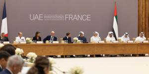 ولي عهد أبوظبي والرئيس الفرنسي يشهدان حوار الأعمال الإماراتي-الفرنسي
