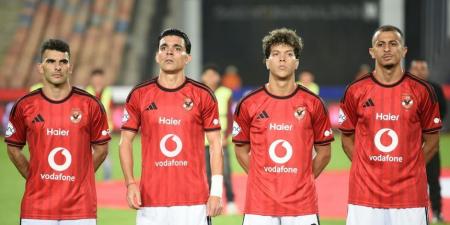 عاشور وزيزو يظهران حزينين بعد خروجهما من مباراة القناة