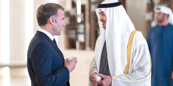 رئيس الدولة والرئيس الفرنسي يبحثان تعزيز التعاون والتطورات الإقليمية