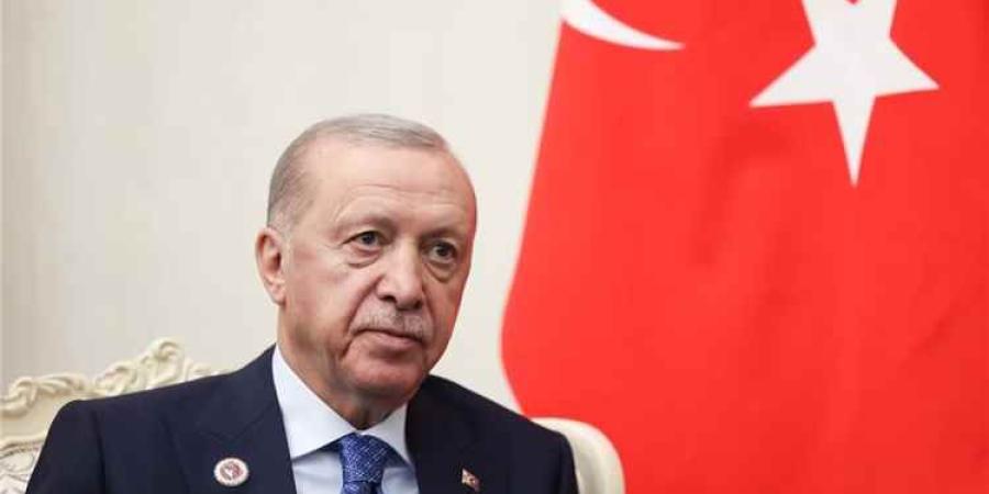 إيران تفتح النار على أردوغان... ما علاقة اليمن؟