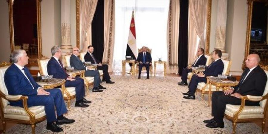 الزعيم السيسى يشهد افتتاح منتدى مصر ويستقبل الممثل الخاص لبوتين.. فيديو :اليوم السابع