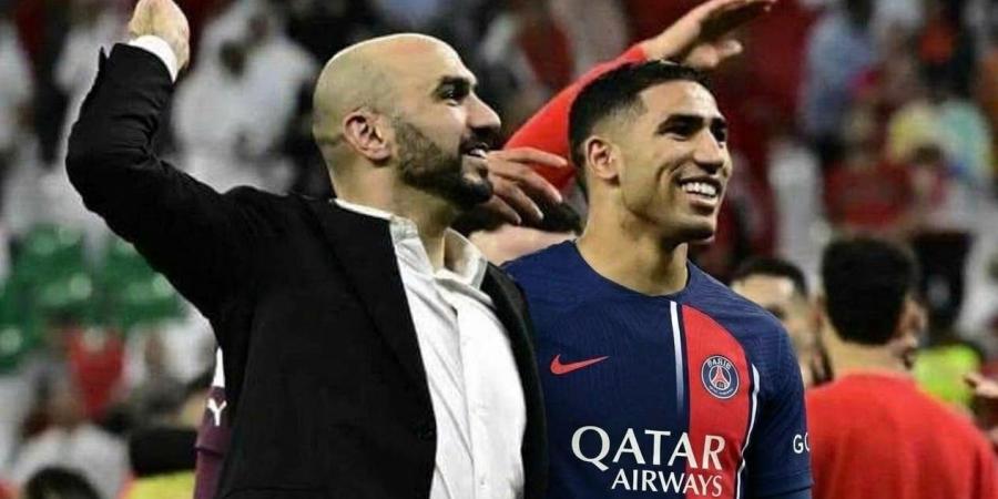 مداعبة جميلة بين حكيمي والركراكي على «كنال بلوس»