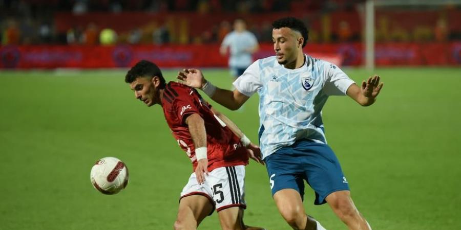 بيراميدز يتصدر الدوري المصري بعد تعادل الأهلي والقناة