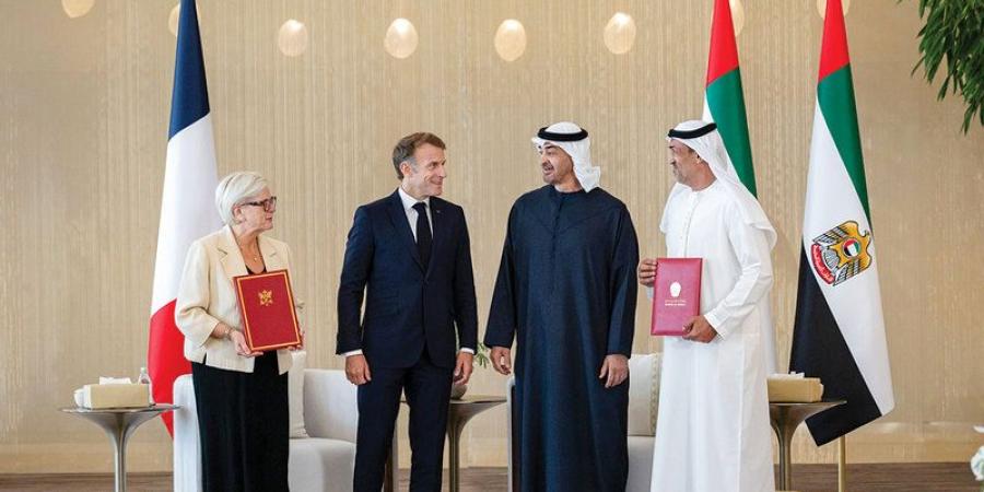 رئيس الدولة والرئيس الفرنسي يشهدان إعلان إطار عمل الشراكة الدفاعية الاستراتيجية بين البلدين