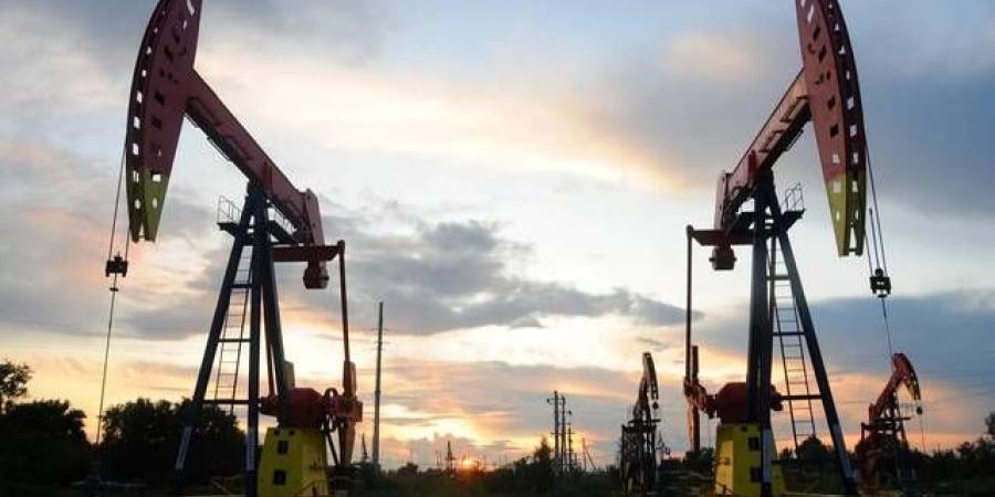 أرباح قياسية لشركات النفط الكبرى مدفوعة بهوامش التكرير وتقلبات التداول