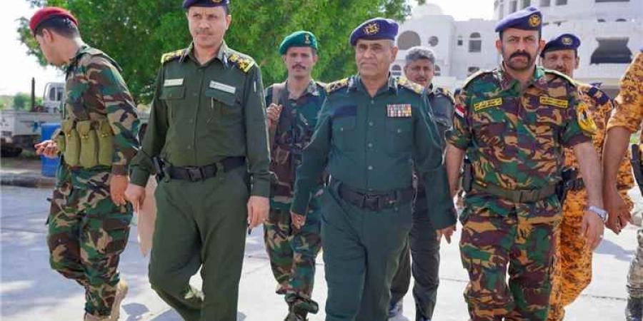 وكيل وزارة الداخلية يتفقد إدارة أمن أبين ويشيد بجهودها