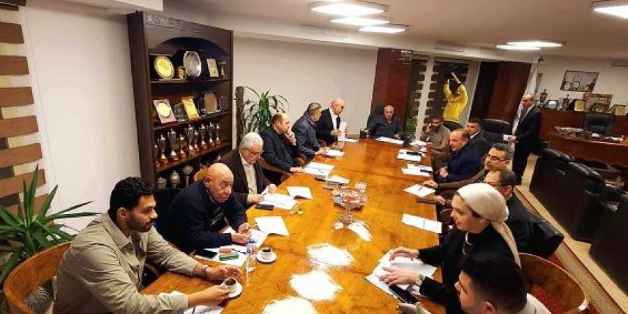 ملفات إدارية ورياضية على طاولة اجتماع مجلس الزمالك اليوم