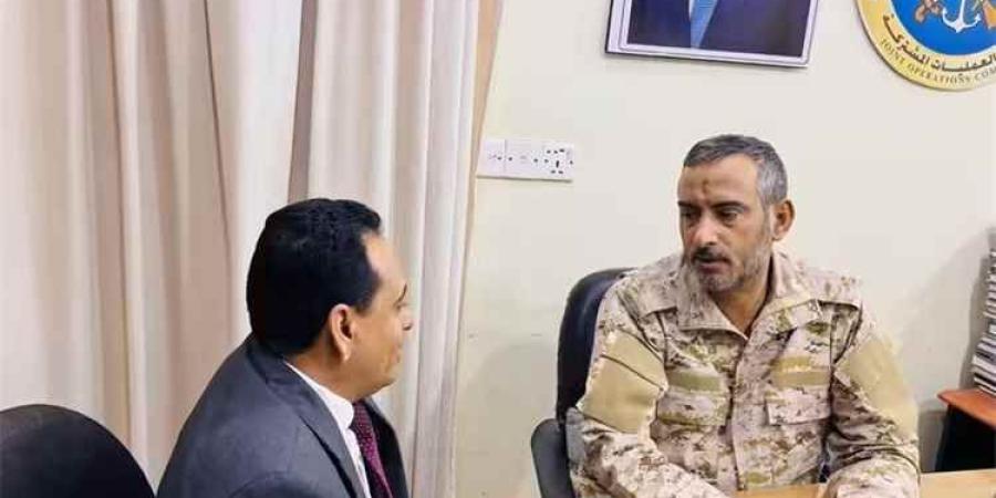 رئيس هيئة الأركان يؤكد أهمية الاستجابة الوطنية لدعوة النفير العام وإسناد عملية فجر اليمن