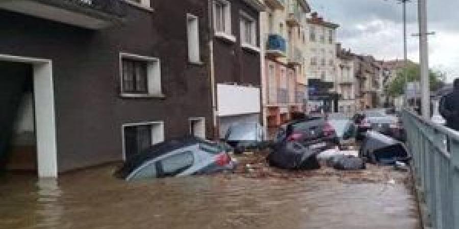 3 وفيات ومصاب جراء سوء الأحوال الجوية في جنوب فرنسا