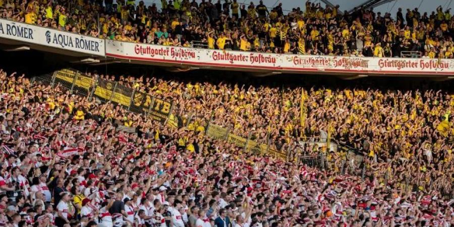 دورتموند يكافئ المشجعين على التخلي عن الهواتف في المدرجات