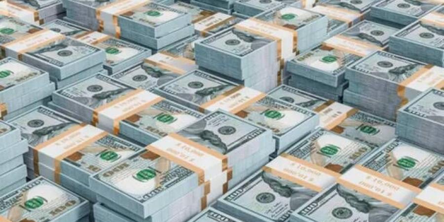 العزوف عن المخاطرة يرفع الين والدولار وسط اضطرابات فرنسا