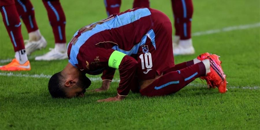 أعظم لاعب مسلم على وجه الأرض.. صحفيون أتراك يشيدون بـ محمد صلاح بعد مباراة طرابزون وهارتس