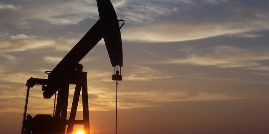النفط يرتفع لأعلى مستوياته في ستة أشهر