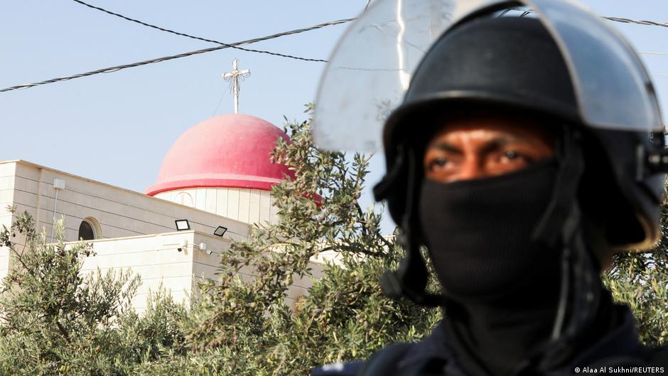 شقيقان وصهرهما.. تفاصيل جديدة عن منفذي هجوم الكنيسة بالأردن