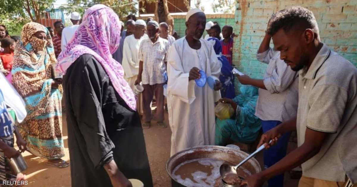 من نهب المخابز إلى طوابير "البليلة".. الجوع يشتد في الخرطوم