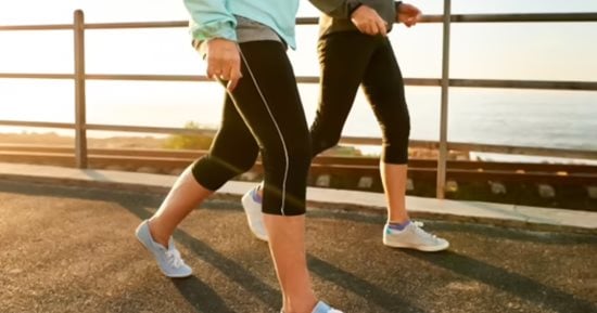 لماذا تأتي الأفكار الإبداعية أثناء المشي؟ دراسة تكشف السر