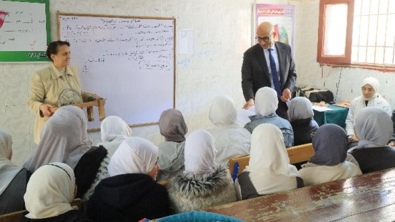 خبير تربوي يوضح كيف يتفوق الطالب دون دروس خصوصية